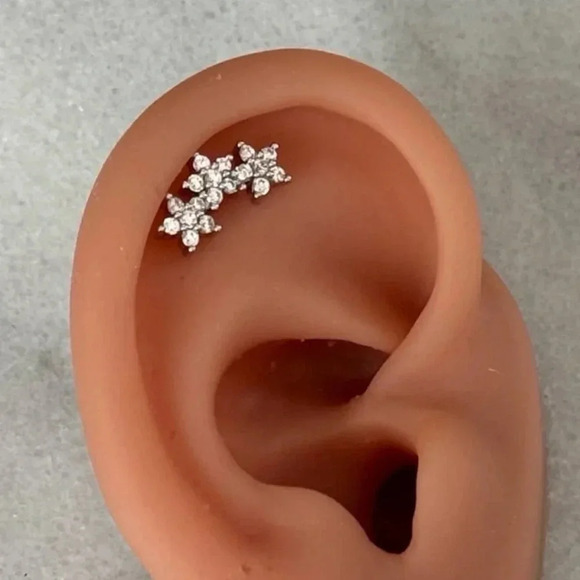 Modest Lu Jewelry - Silver Flower Arch Crystal Flower Cartilage Earring 

Brand New
